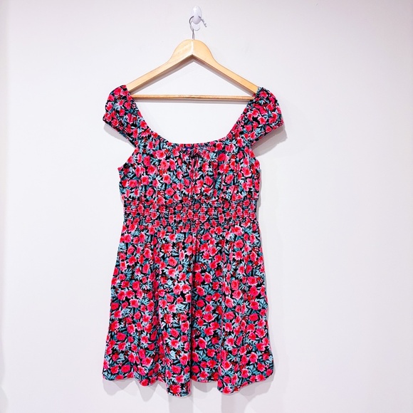 OLD NAVY Black & Red Floral Smocked Summer Dress | Large * - Picture 3 of 9